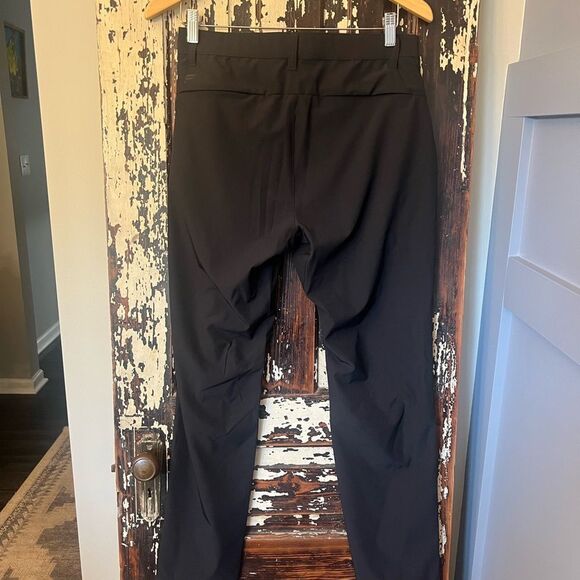 Fabletics Black Nylon men’s  pants 30x32. NWOT. - Picture 2 of 9
